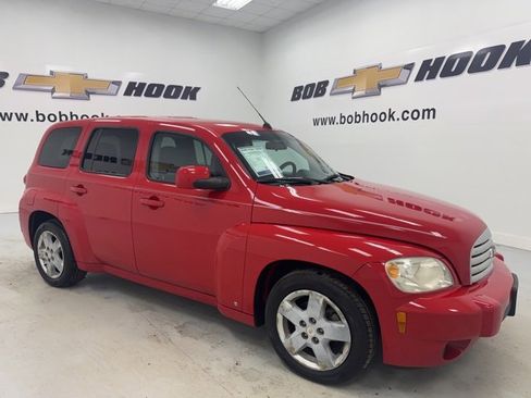 Used 2009 Chevrolet HHR LT image 3