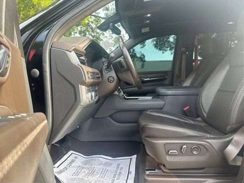 Used 2021 GMC Yukon XL Denali w/ Denali Premium Package AWD/4WD image 9