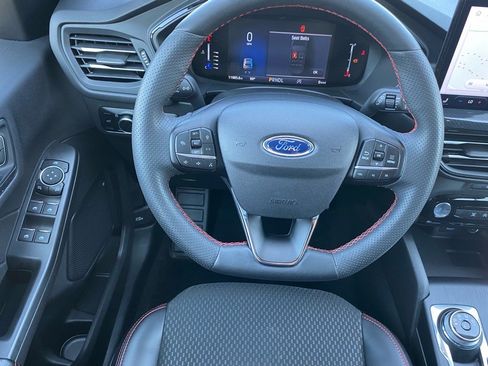 Certified 2023 Ford Escape ST-Line w/ Tech Pack #1 image 6