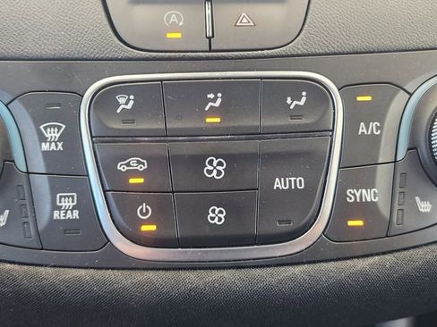 Used 2024 Chevrolet Malibu LT FWD image 31