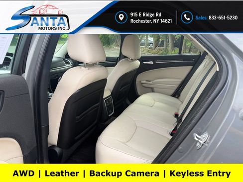 Used 2018 Chrysler 300 Limited AWD/4WD image 12