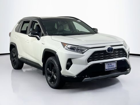 Used 2021 Toyota RAV4 XSE image 3