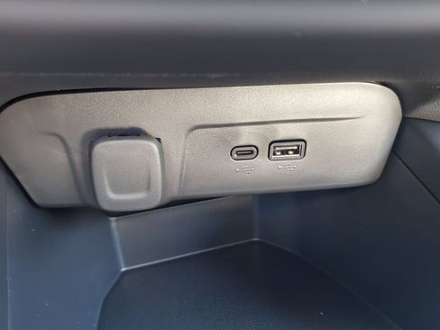 New 2026 Chevrolet Trax RS w/ Sunroof Package FWD image 16