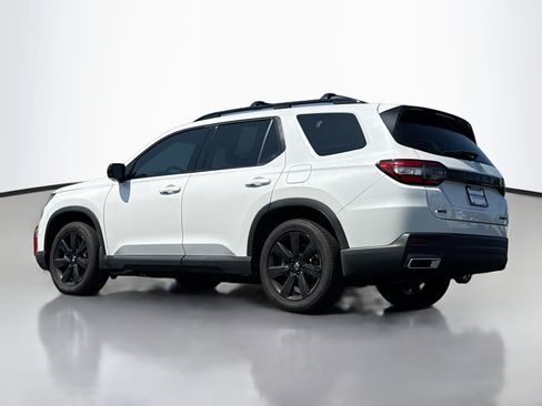 Used 2025 Honda Pilot Black Edition image 15