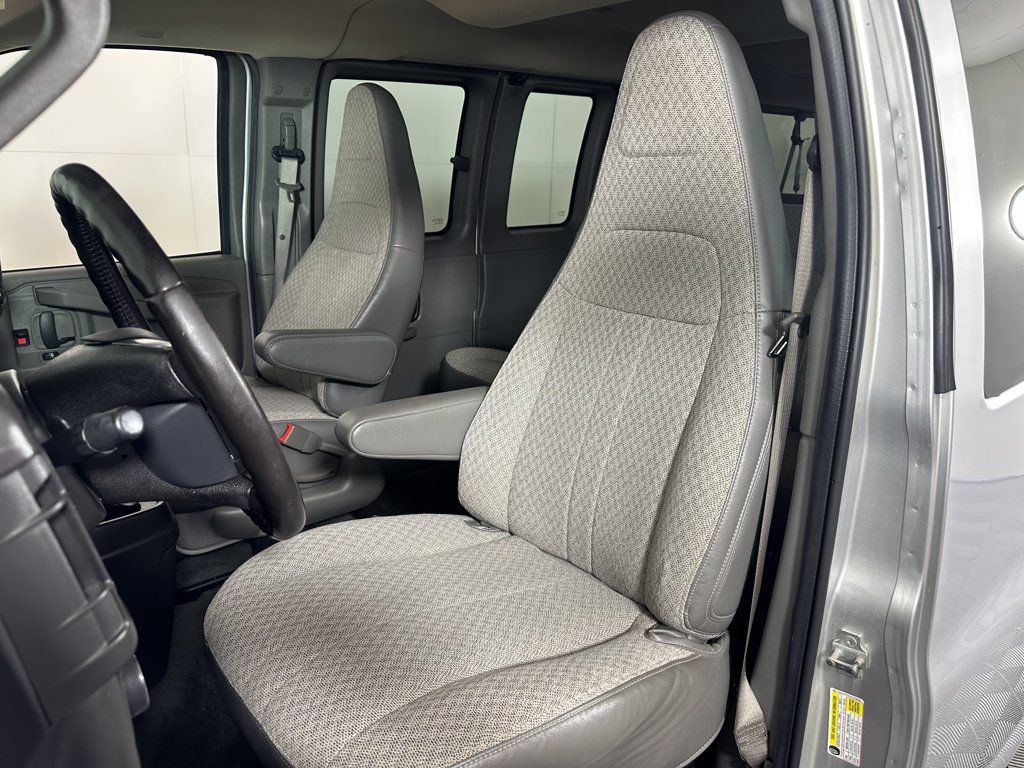 Used 2016 Chevrolet Express 3500 LT w/ LT Preferred Equipment Group RWD image 12