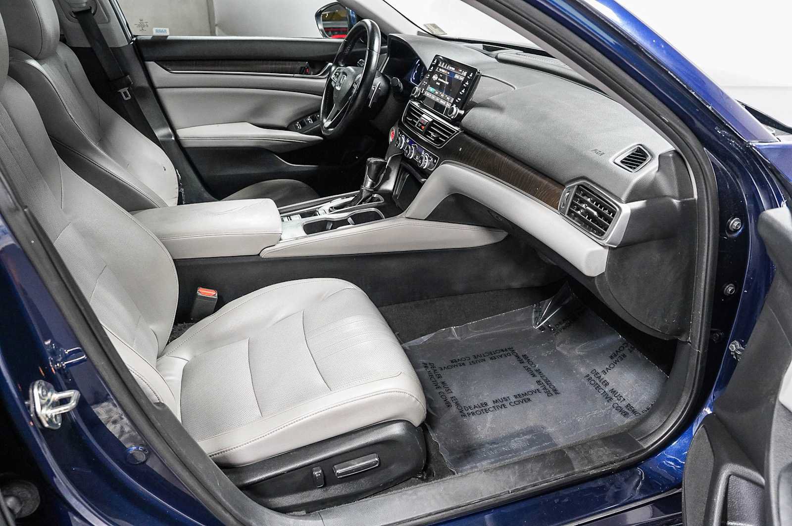 Used 2018 Honda Accord Touring image 17