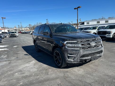 Used 2022 Ford Expedition Max Limited image 3