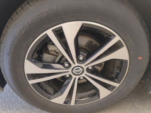 Used 2023 Nissan Sentra SV FWD image 31