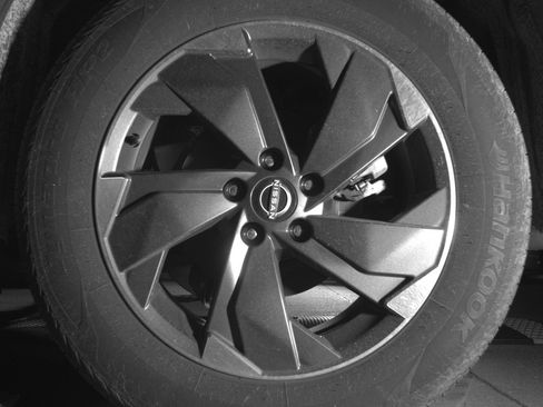 Used 2025 Nissan Rogue SV image 14