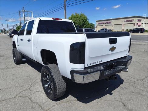 Used 2011 Chevrolet Silverado 2500 LT w/ Interior Plus Package image 16