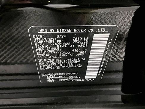 Used 2025 INFINITI QX80 Sensory image 40