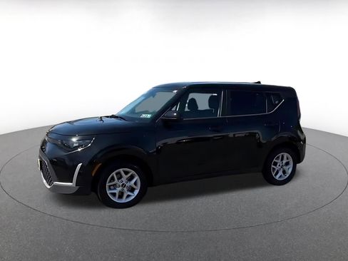 Used 2025 Kia Soul LX w/ LX Technology Package image 8