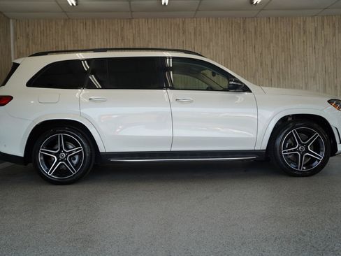 Used 2022 Mercedes-Benz GLS 580 4MATIC image 6