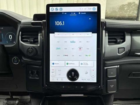 New 2023 Ford F150 Lightning Platinum image 24