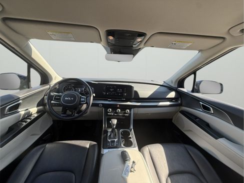 Used 2024 Kia Carnival LX FWD image 26