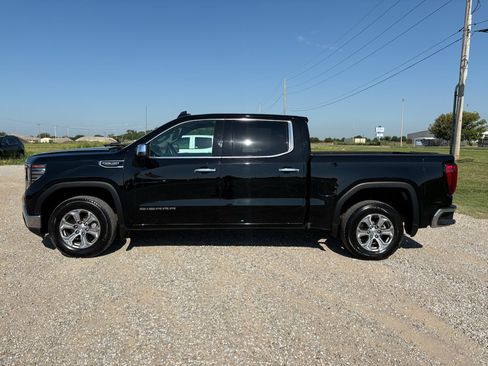 Used 2025 GMC Sierra 1500 SLT RWD image 8