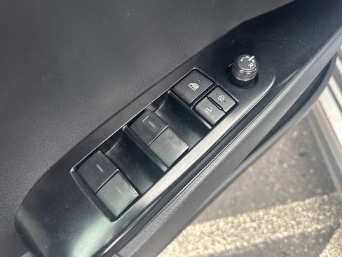 Used 2025 Toyota Camry SE FWD image 13