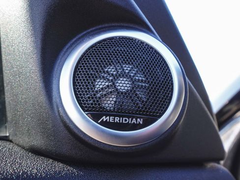 Used 2023 Land Rover Range Rover Evoque SE image 11