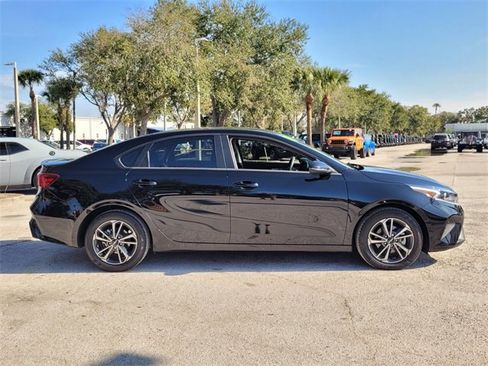 Used 2024 Kia Forte LXS w/ LXS Technology Package image 5