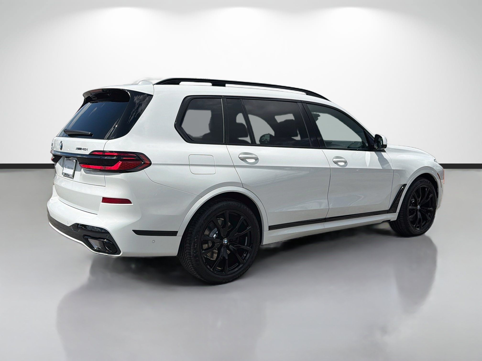 New 2027 BMW X7 xDrive40i w/ M Sport Package AWD/4WD image 3