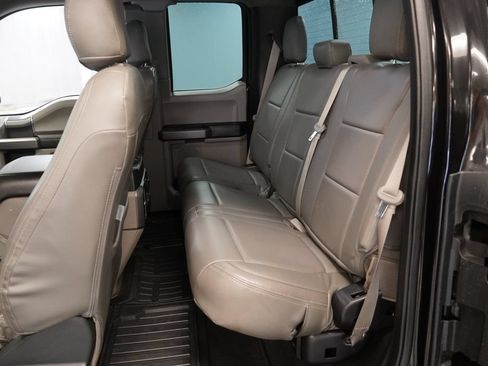 Used 2019 Ford F150 XLT w/ Equipment Group 302A Luxury AWD/4WD image 14