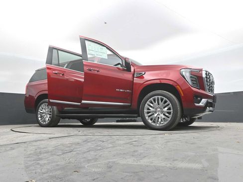New 2026 GMC Yukon XL Denali w/ Sun & Power Step Package AWD/4WD image 40