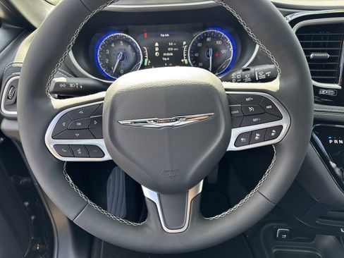 New 2026 Chrysler Pacifica Select image 7