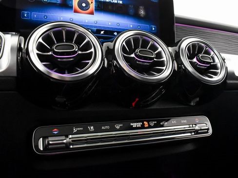 Certified 2023 Mercedes-Benz GLB 250 image 26