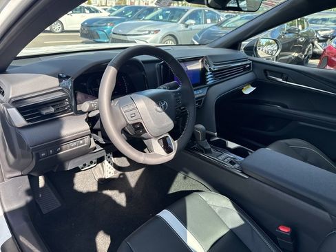 New 2026 Toyota Camry Hybrid image 9