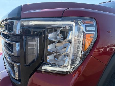 Used 2022 GMC Sierra 2500 AT4 w/ AT4 Premium Plus Package AWD/4WD image 11