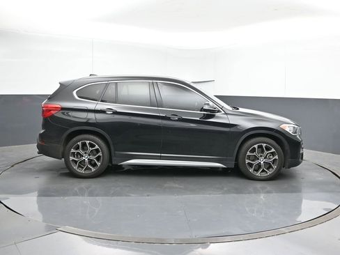 Used 2021 BMW X1 sDrive28i image 6