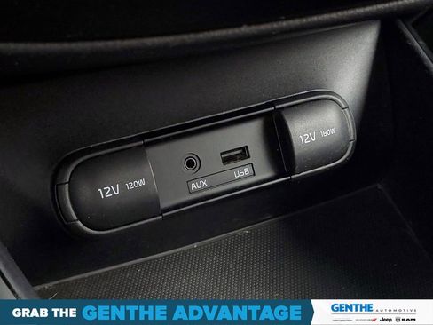 Used 2015 Kia Soul + FWD image 20