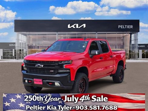 Used 2021 Chevrolet Silverado 1500 LT Trail Boss w/ Convenience Package II AWD/4WD image 3