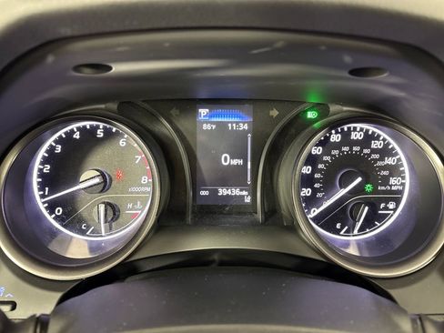 Used 2023 Toyota Camry SE FWD image 21