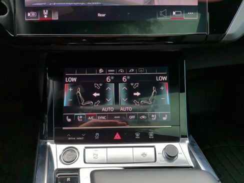 Used 2023 Audi e-tron Premium Plus image 23