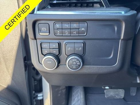 Used 2025 Chevrolet Suburban Z71 AWD/4WD image 16