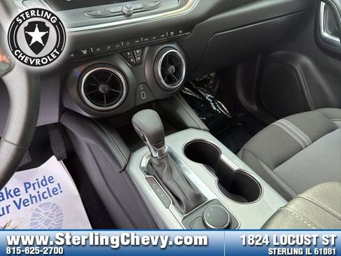 Used 2025 Chevrolet Blazer LT FWD image 20