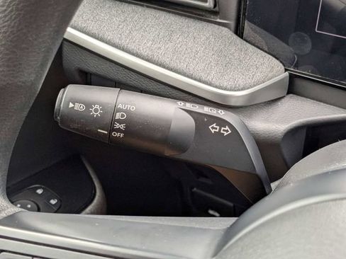 Used 2025 Nissan Kicks SV FWD image 23