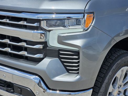 New 2026 Chevrolet Silverado 1500 LTZ w/ Z71 Off-Road Package AWD/4WD image 5