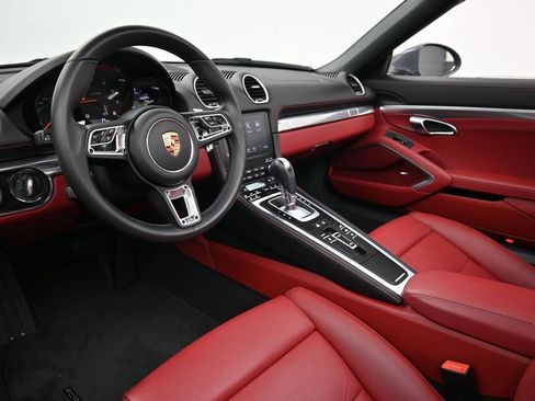 Certified 2024 Porsche 718 Boxster RWD image 4