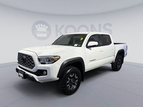 Used 2022 Toyota Tacoma TRD Off-Road image 1