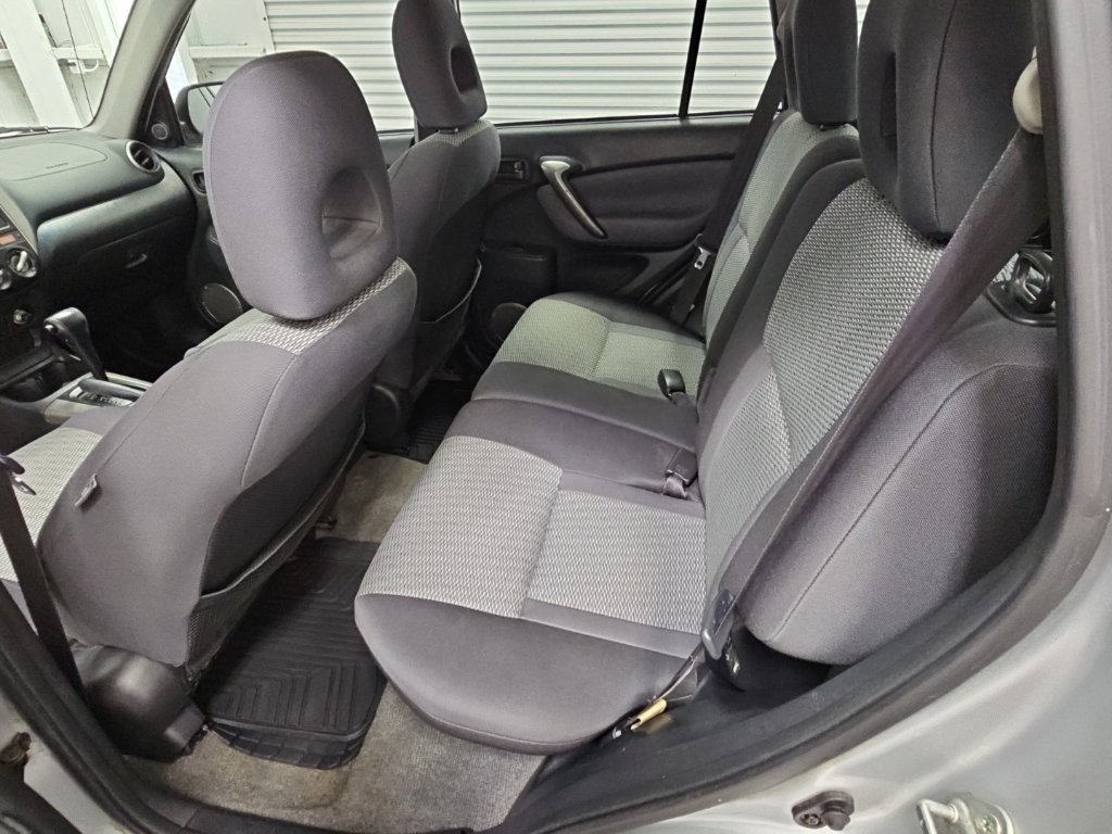 Used 2005 Toyota RAV4 2WD w/ "L" Pkg image 25
