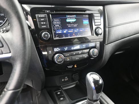Used 2019 Nissan Rogue SV w/ Premium Package AWD/4WD image 21
