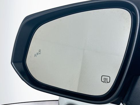 Used 2021 Toyota Highlander XSE FWD image 16