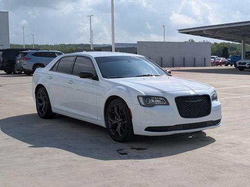 Used 2021 Chrysler 300 Touring w/ Sport Appearance Package RWD image 7