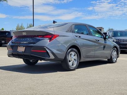 New 2026 Hyundai Elantra SE