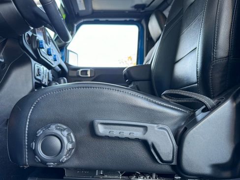 Used 2021 Jeep Wrangler Unlimited Sahara w/ Cold Weather Group image 15