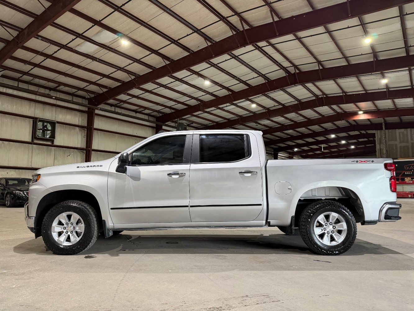 Used 2021 Chevrolet Silverado 1500 LT AWD/4WD image 8