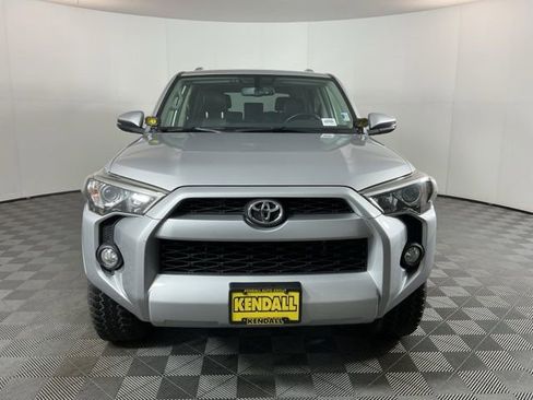 Used 2018 Toyota 4Runner SR5 Premium image 2
