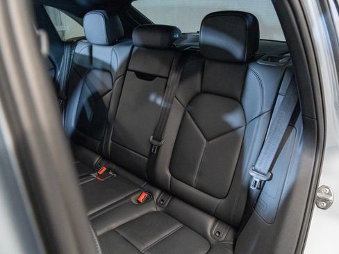Certified 2026 Porsche Macan AWD/4WD image 29